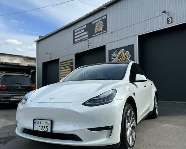 Белый Тесла Model Y, объемом двигателя 0 л и пробегом 44 тыс. км за 25900 $, фото 1 на Automoto.ua