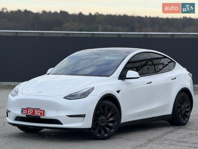 Белый Тесла Model Y, объемом двигателя 0 л и пробегом 59 тыс. км за 28950 $, фото 1 на Automoto.ua