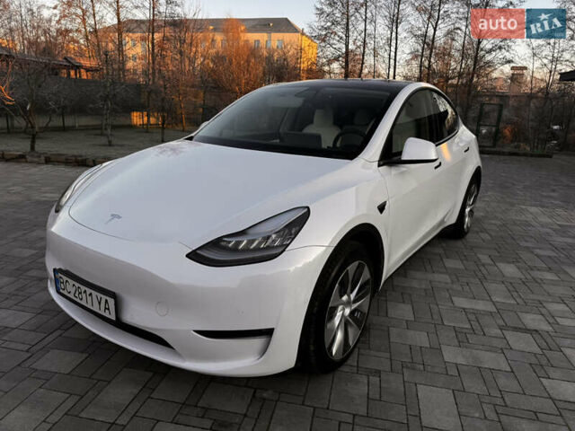Белый Тесла Model Y, объемом двигателя 0 л и пробегом 51 тыс. км за 28500 $, фото 1 на Automoto.ua