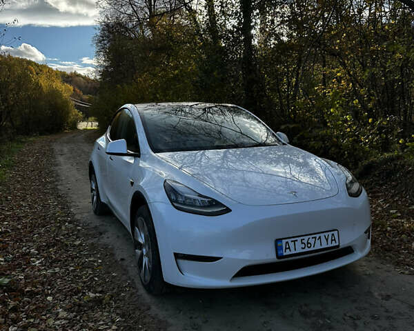 Белый Тесла Model Y, объемом двигателя 0 л и пробегом 46 тыс. км за 26150 $, фото 1 на Automoto.ua