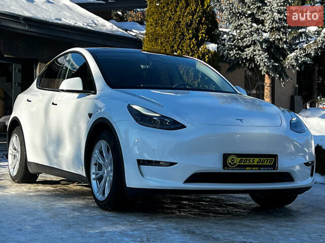 Білий Тесла Model Y, об'ємом двигуна 0 л та пробігом 31 тис. км за 45999 $, фото 1 на Automoto.ua