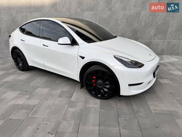 Белый Тесла Model Y, объемом двигателя 0 л и пробегом 45 тыс. км за 33900 $, фото 1 на Automoto.ua