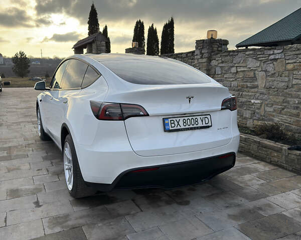 Белый Тесла Model Y, объемом двигателя 0 л и пробегом 82 тыс. км за 35000 $, фото 1 на Automoto.ua