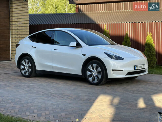 Белый Тесла Model Y, объемом двигателя 0 л и пробегом 25 тыс. км за 31500 $, фото 1 на Automoto.ua