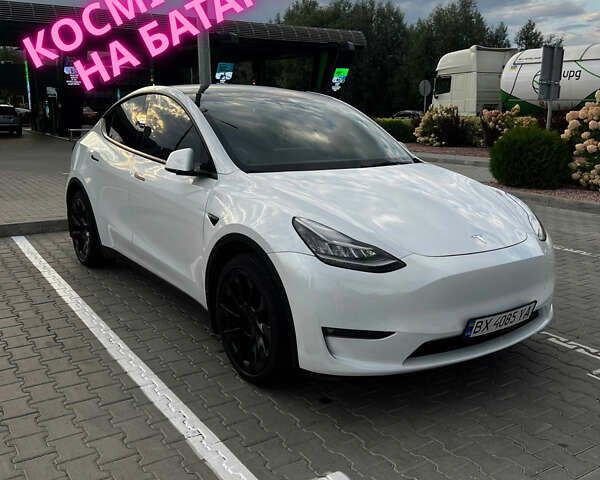 Белый Тесла Model Y, объемом двигателя 0 л и пробегом 93 тыс. км за 26200 $, фото 1 на Automoto.ua