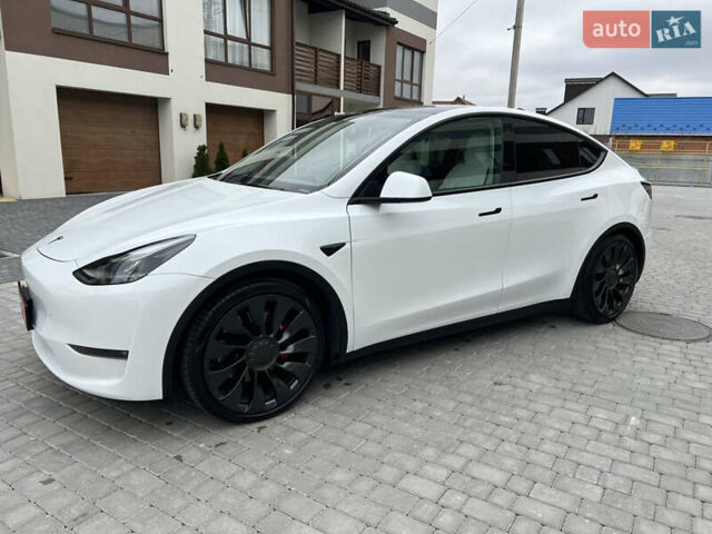 Белый Тесла Model Y, объемом двигателя 0 л и пробегом 34 тыс. км за 28000 $, фото 1 на Automoto.ua