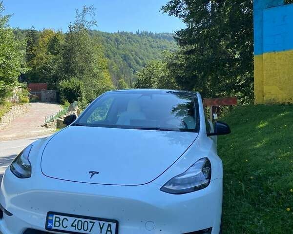 Белый Тесла Model Y, объемом двигателя 0 л и пробегом 24 тыс. км за 25888 $, фото 1 на Automoto.ua