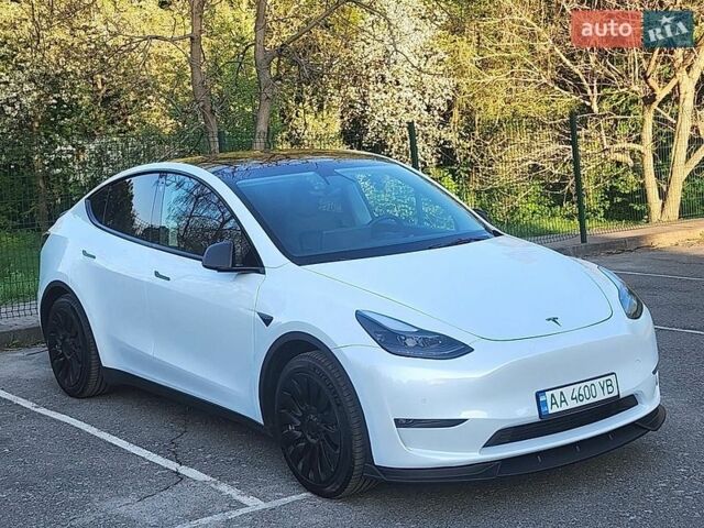 Белый Тесла Model Y, объемом двигателя 0 л и пробегом 57 тыс. км за 25900 $, фото 1 на Automoto.ua