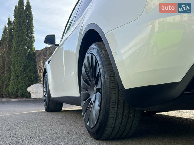 Білий Тесла Model Y, об'ємом двигуна 0 л та пробігом 12 тис. км за 24750 $, фото 1 на Automoto.ua