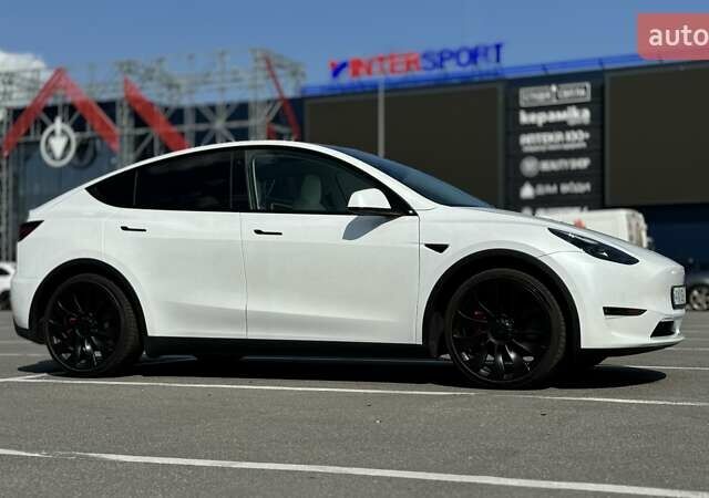 Тесла Model Y 2022 в Киеве на Automoto.ua Белый Тесла Model Y, объемом двигателя 0 л и пробегом 28 тыс. км за 26000 $, фото 1 на Automoto.ua