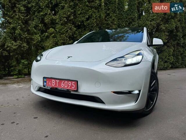 Белый Тесла Model Y, объемом двигателя 0 л и пробегом 18 тыс. км за 25499 $, фото 1 на Automoto.ua