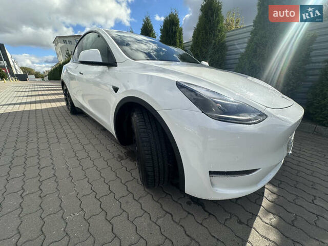 Белый Тесла Model Y, объемом двигателя 0 л и пробегом 5 тыс. км за 25333 $, фото 1 на Automoto.ua