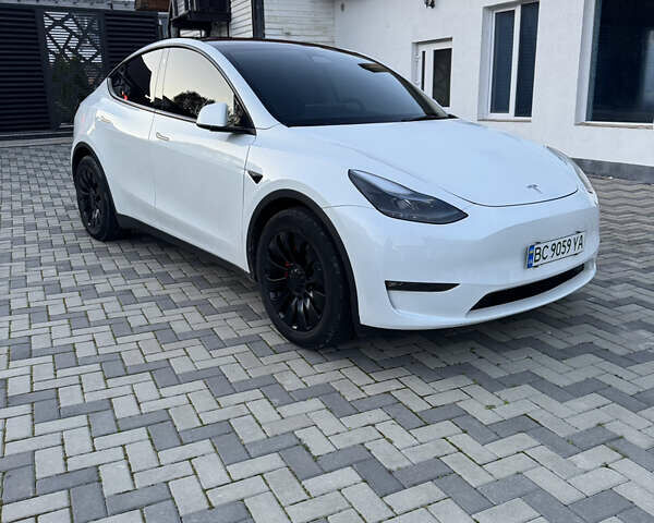 Тесла Model Y 2023 в Львове на Automoto.ua Белый Тесла Model Y, объемом двигателя 0 л и пробегом 27 тыс. км за 31500 $, фото 1 на Automoto.ua