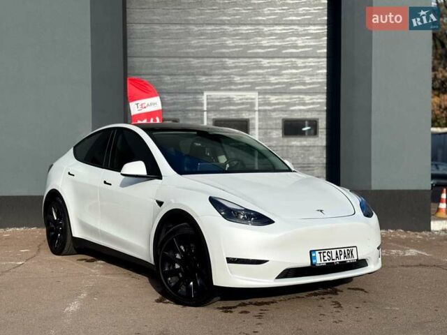 Белый Тесла Model Y, объемом двигателя 0 л и пробегом 89 тыс. км за 30999 $, фото 1 на Automoto.ua