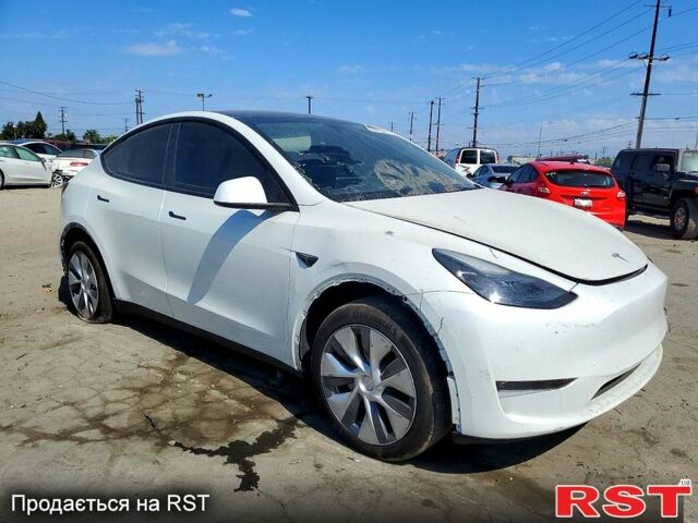 Белый Тесла Model Y, объемом двигателя 0.38 л и пробегом 36 тыс. км за 18100 $, фото 1 на Automoto.ua