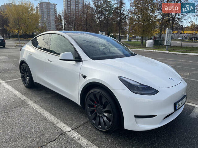 Белый Тесла Model Y, объемом двигателя 0 л и пробегом 43 тыс. км за 29500 $, фото 1 на Automoto.ua
