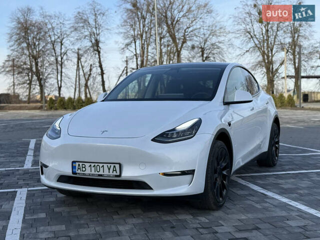 Белый Тесла Model Y, объемом двигателя 0 л и пробегом 45 тыс. км за 29900 $, фото 1 на Automoto.ua