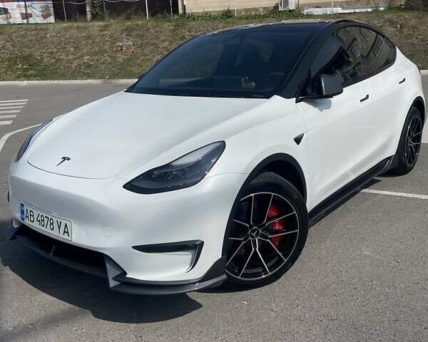 Белый Тесла Model Y, объемом двигателя 0 л и пробегом 52 тыс. км за 33500 $, фото 1 на Automoto.ua