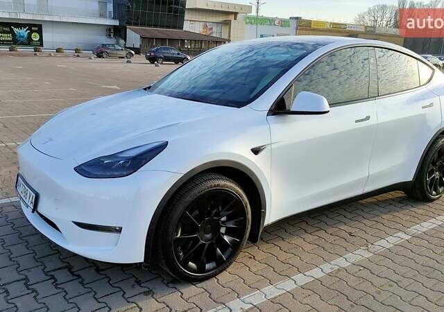 Белый Тесла Model Y, объемом двигателя 0 л и пробегом 10 тыс. км за 33500 $, фото 1 на Automoto.ua