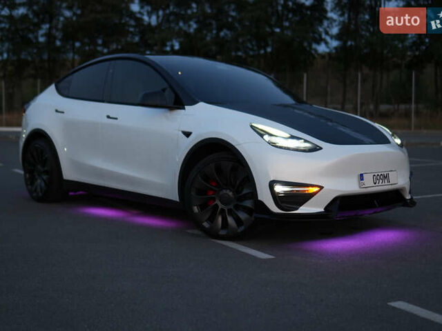 Белый Тесла Model Y, объемом двигателя 0 л и пробегом 40 тыс. км за 35300 $, фото 1 на Automoto.ua