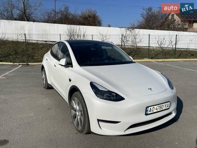Белый Тесла Model Y, объемом двигателя 0 л и пробегом 21 тыс. км за 30000 $, фото 1 на Automoto.ua