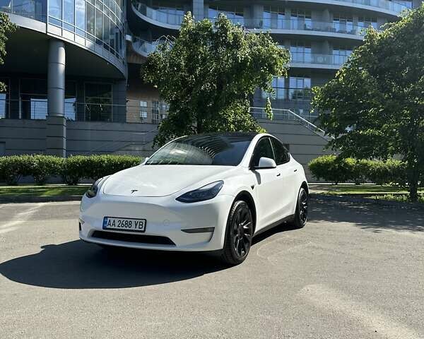 Белый Тесла Model Y, объемом двигателя 0 л и пробегом 8 тыс. км за 34999 $, фото 1 на Automoto.ua