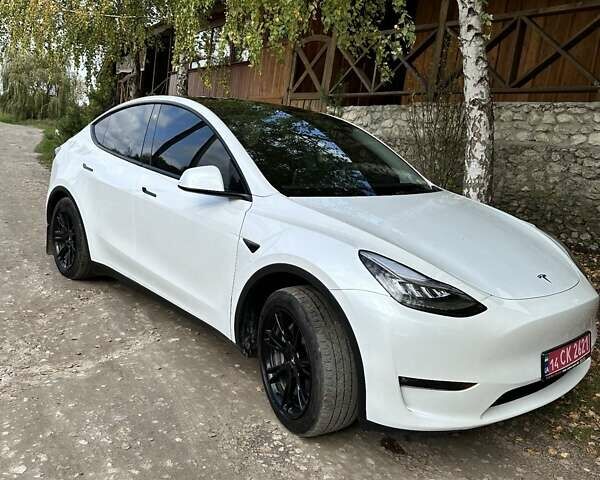 Тесла Model Y 2023 в Тернополе на Automoto.ua Белый Тесла Model Y, объемом двигателя 0 л и пробегом 44 тыс. км за 28700 $, фото 1 на Automoto.ua