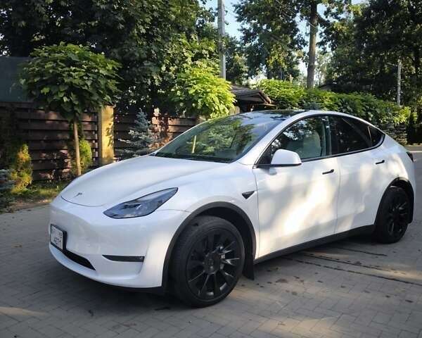 Білий Тесла Model Y, об'ємом двигуна 0 л та пробігом 30 тис. км за 33800 $, фото 1 на Automoto.ua