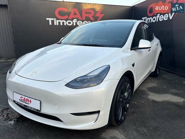 Белый Тесла Model Y, объемом двигателя 0 л и пробегом 25 тыс. км за 30000 $, фото 1 на Automoto.ua