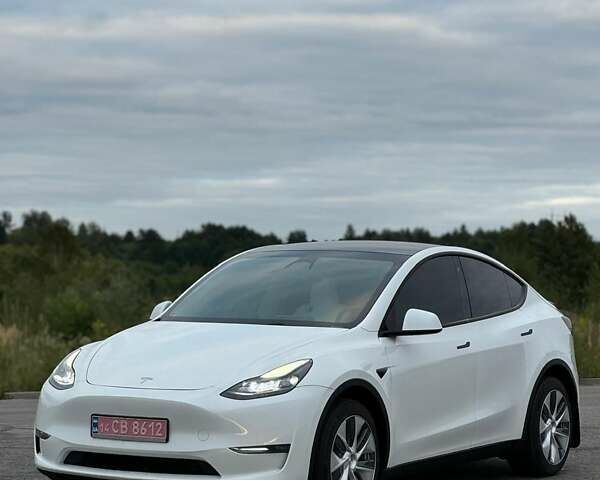 Білий Тесла Model Y, об'ємом двигуна 0 л та пробігом 20 тис. км за 26700 $, фото 1 на Automoto.ua