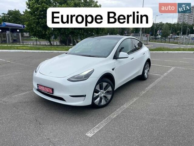 Белый Тесла Model Y, объемом двигателя 0 л и пробегом 56 тыс. км за 31500 $, фото 1 на Automoto.ua
