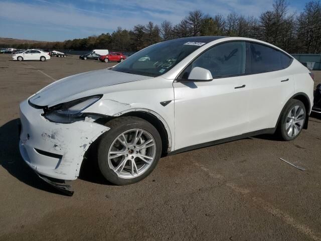 Білий Тесла Model Y, об'ємом двигуна 0 л та пробігом 0 тис. км за 21500 $, фото 1 на Automoto.ua