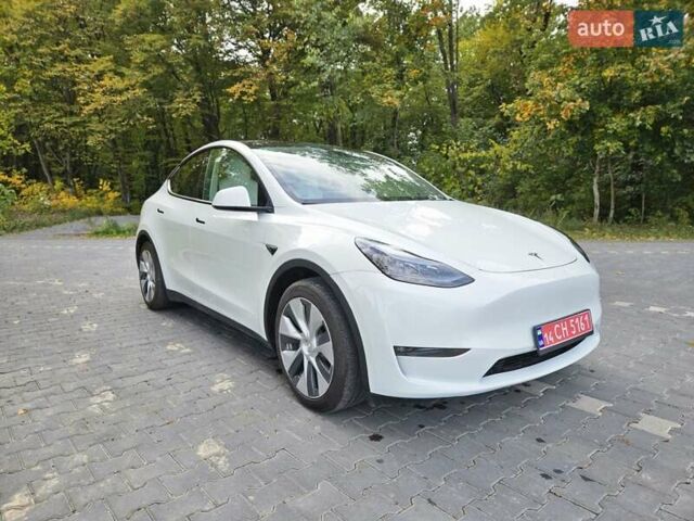 Тесла Model Y 2023 в Тернополе на Automoto.ua Белый Тесла Model Y, объемом двигателя 0 л и пробегом 36 тыс. км за 28000 $, фото 1 на Automoto.ua