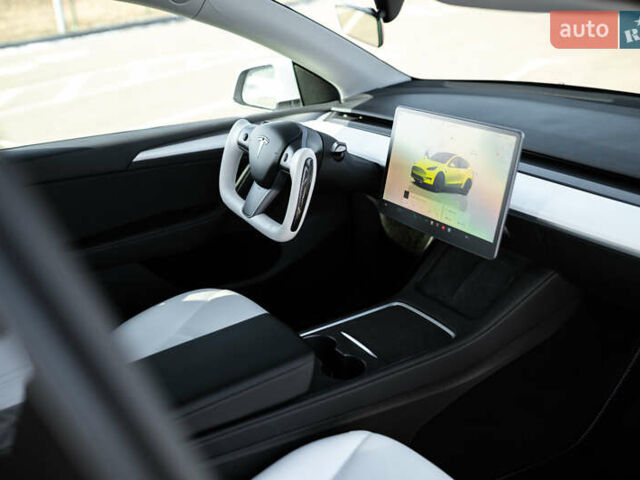 Белый Тесла Model Y, объемом двигателя 0 л и пробегом 31 тыс. км за 26300 $, фото 1 на Automoto.ua