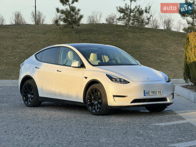 Белый Тесла Model Y, объемом двигателя 0 л и пробегом 3 тыс. км за 39000 $, фото 1 на Automoto.ua