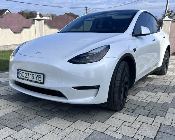 Белый Тесла Model Y, объемом двигателя 0 л и пробегом 22 тыс. км за 33800 $, фото 1 на Automoto.ua