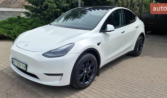 Белый Тесла Model Y, объемом двигателя 0 л и пробегом 4 тыс. км за 46000 $, фото 1 на Automoto.ua