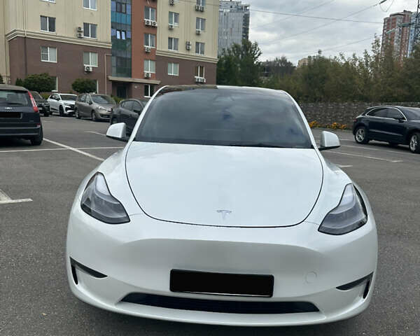 Белый Тесла Model Y, объемом двигателя 0 л и пробегом 31 тыс. км за 36500 $, фото 1 на Automoto.ua
