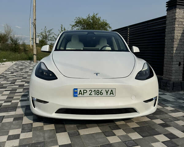 Белый Тесла Model Y, объемом двигателя 0 л и пробегом 19 тыс. км за 26700 $, фото 1 на Automoto.ua
