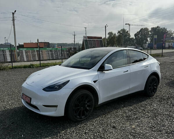 Білий Тесла Model Y, об'ємом двигуна 0 л та пробігом 108 тис. км за 27800 $, фото 1 на Automoto.ua