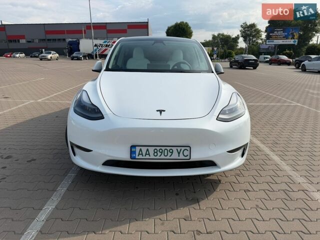 Белый Тесла Model Y, объемом двигателя 0 л и пробегом 79 тыс. км за 24500 $, фото 1 на Automoto.ua