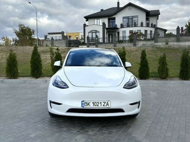 Белый Тесла Model Y, объемом двигателя 0 л и пробегом 15 тыс. км за 31100 $, фото 1 на Automoto.ua