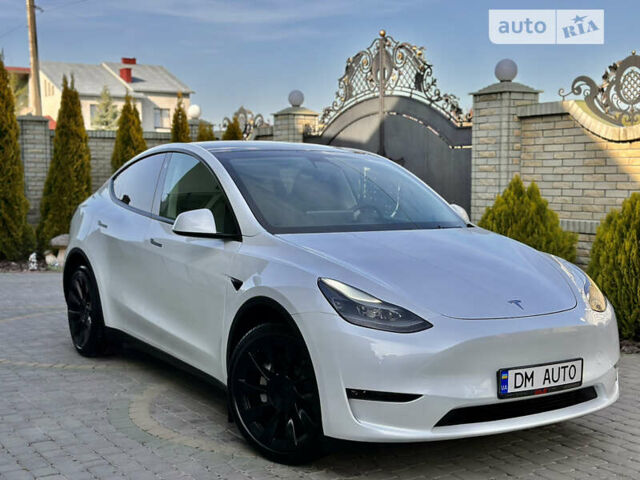 Белый Тесла Model Y, объемом двигателя 0 л и пробегом 5 тыс. км за 41900 $, фото 1 на Automoto.ua