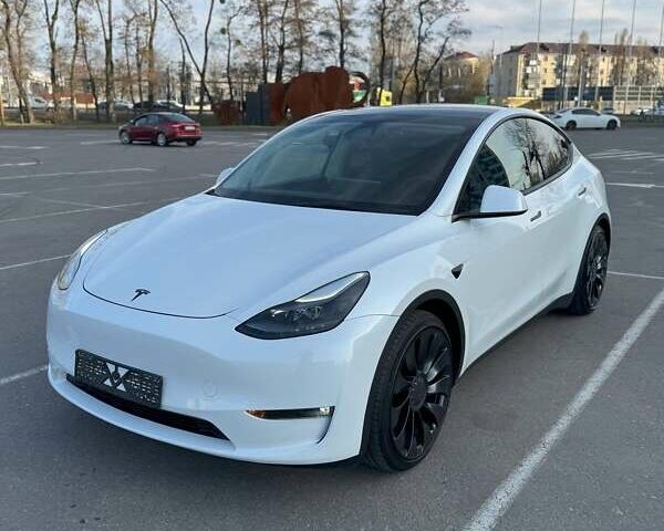 Белый Тесла Model Y, объемом двигателя 0 л и пробегом 35 тыс. км за 27500 $, фото 1 на Automoto.ua