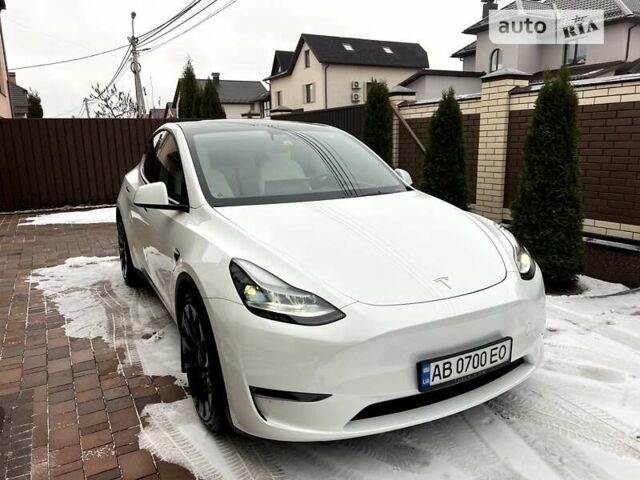 Белый Тесла Model Y, объемом двигателя 0 л и пробегом 25 тыс. км за 42500 $, фото 1 на Automoto.ua