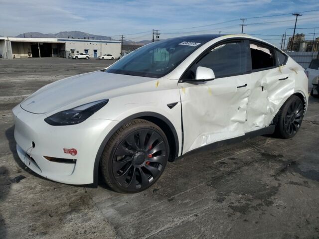 Белый Тесла Model Y, объемом двигателя 0 л и пробегом 16 тыс. км за 22450 $, фото 1 на Automoto.ua