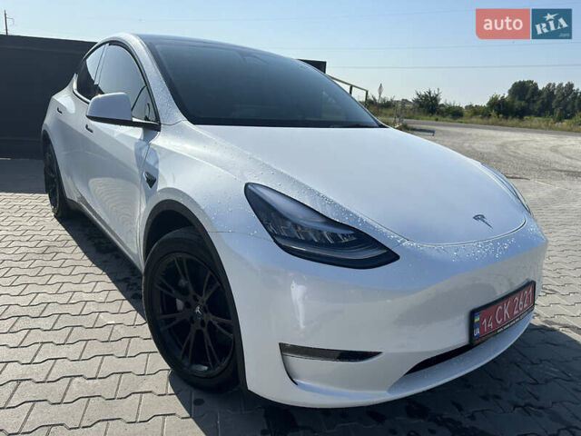 Білий Тесла Model Y, об'ємом двигуна 0 л та пробігом 43 тис. км за 29500 $, фото 1 на Automoto.ua
