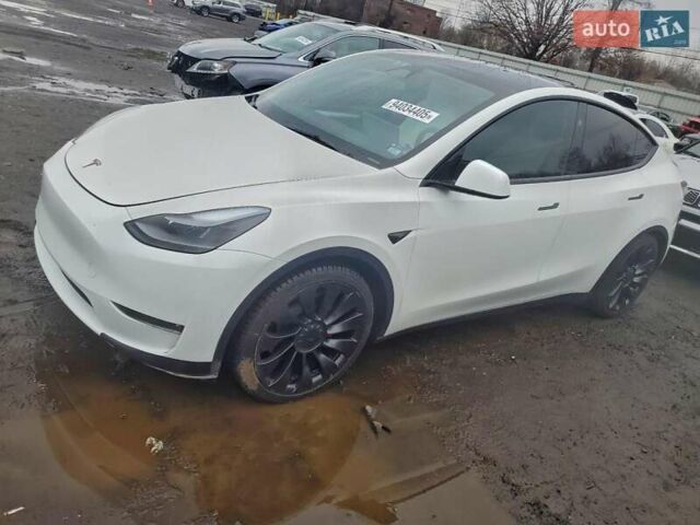 Белый Тесла Model Y, объемом двигателя 0 л и пробегом 34 тыс. км за 19000 $, фото 1 на Automoto.ua