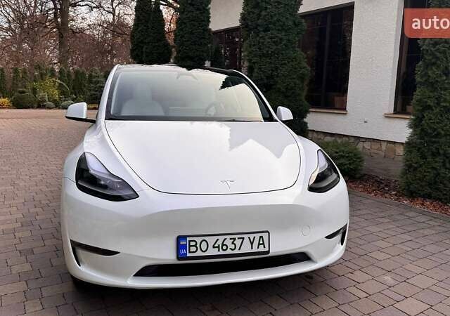 Белый Тесла Model Y, объемом двигателя 0 л и пробегом 1 тыс. км за 29950 $, фото 1 на Automoto.ua