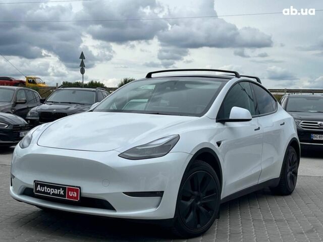Белый Тесла Model Y, объемом двигателя 0 л и пробегом 33 тыс. км за 34890 $, фото 1 на Automoto.ua